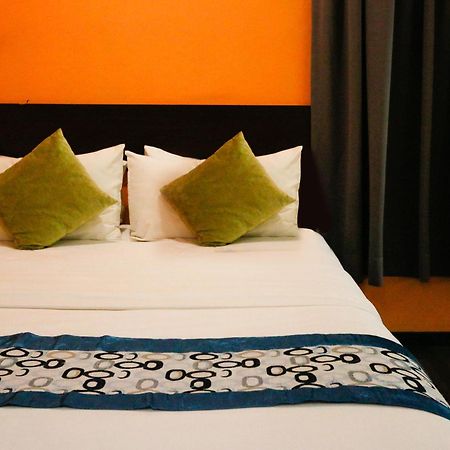 Golden Roof Hotel Ampang Ipoh Bagian luar foto