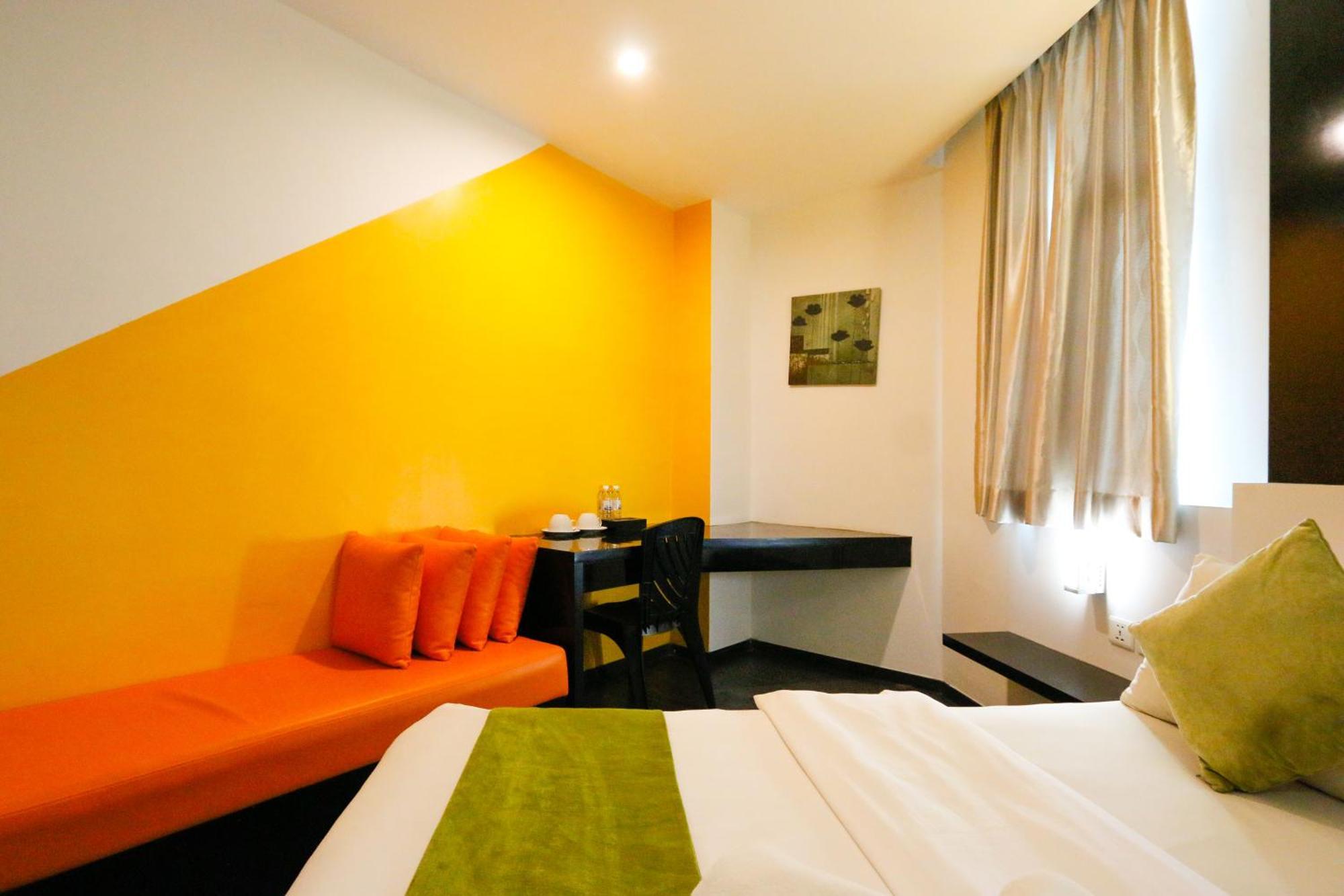 Golden Roof Hotel Ampang Ipoh Bagian luar foto