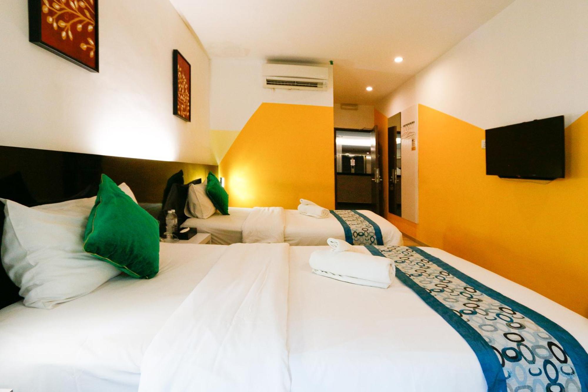 Golden Roof Hotel Ampang Ipoh Bagian luar foto