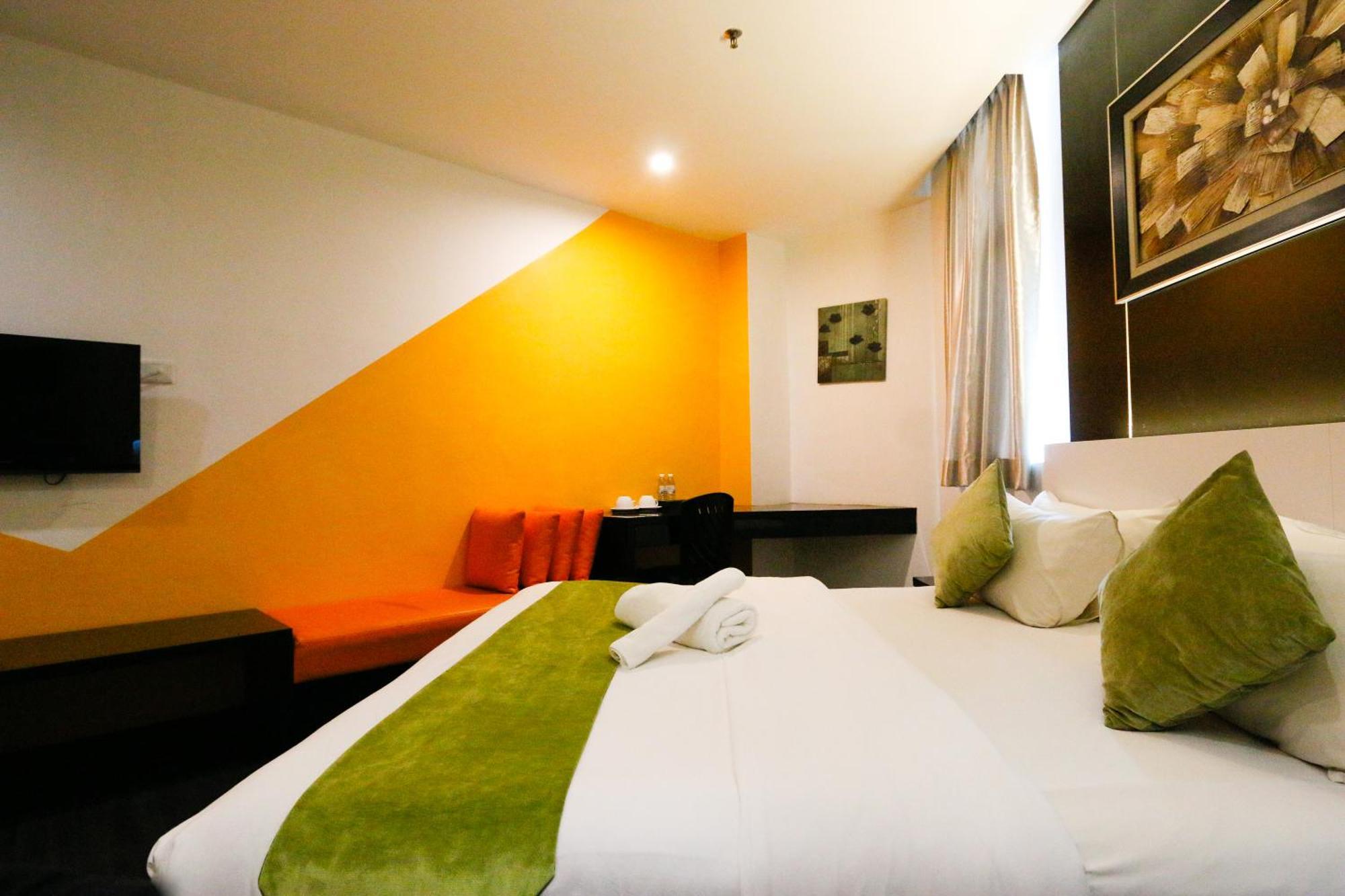 Golden Roof Hotel Ampang Ipoh Bagian luar foto