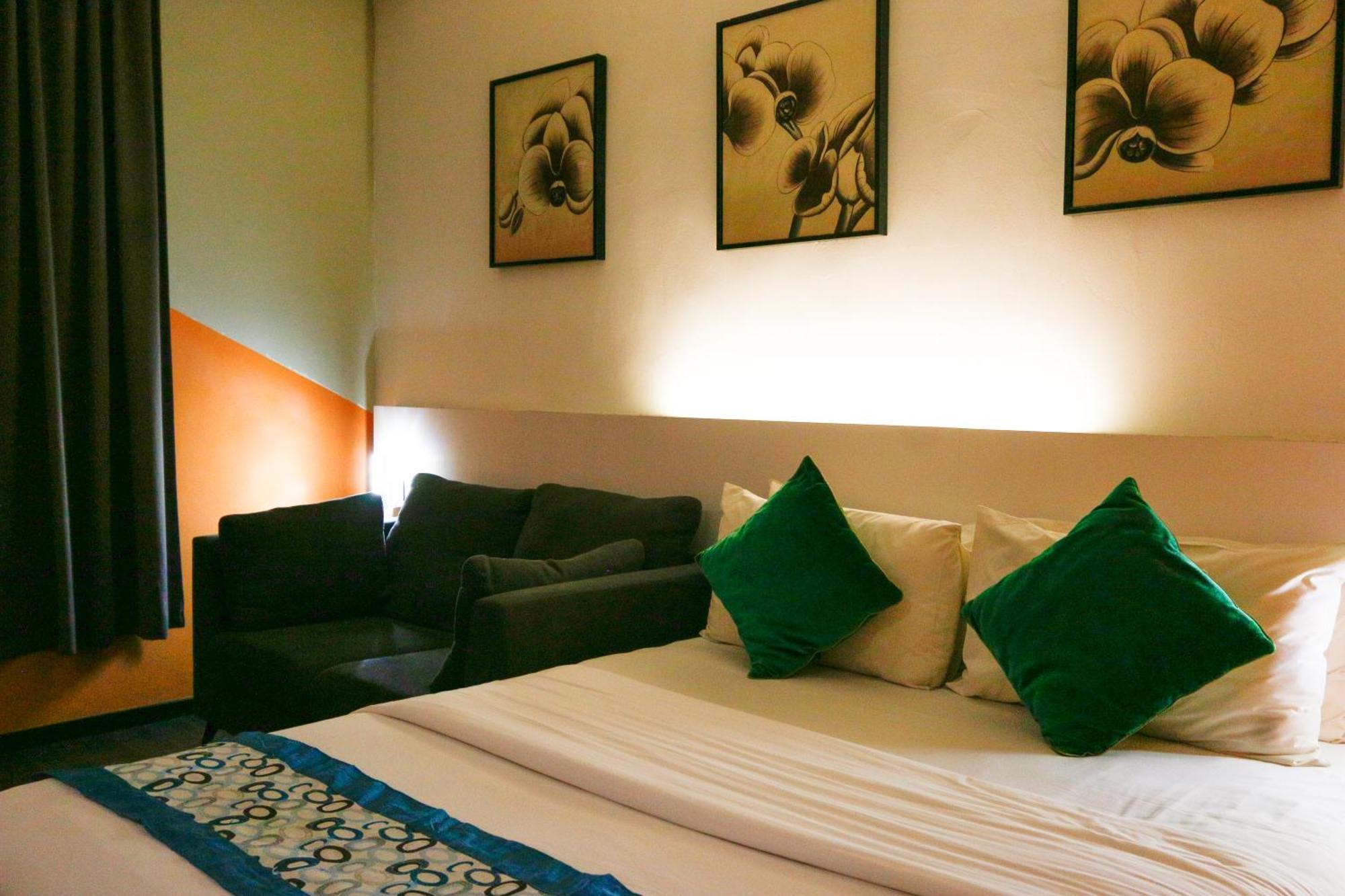 Golden Roof Hotel Ampang Ipoh Bagian luar foto